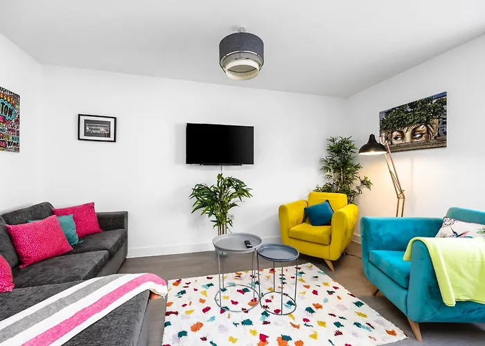 Queens Mile 2 With Free Parking By My Getaways